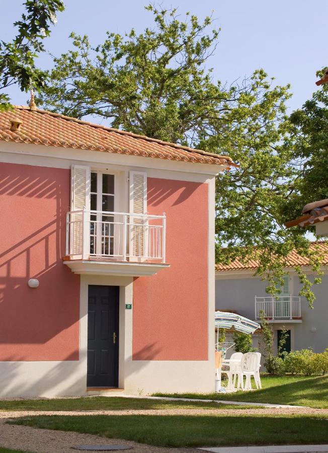 Madame Vacances Les Maisons De Fontenelles LʼAiguillon-sur-Vie Exteriör bild